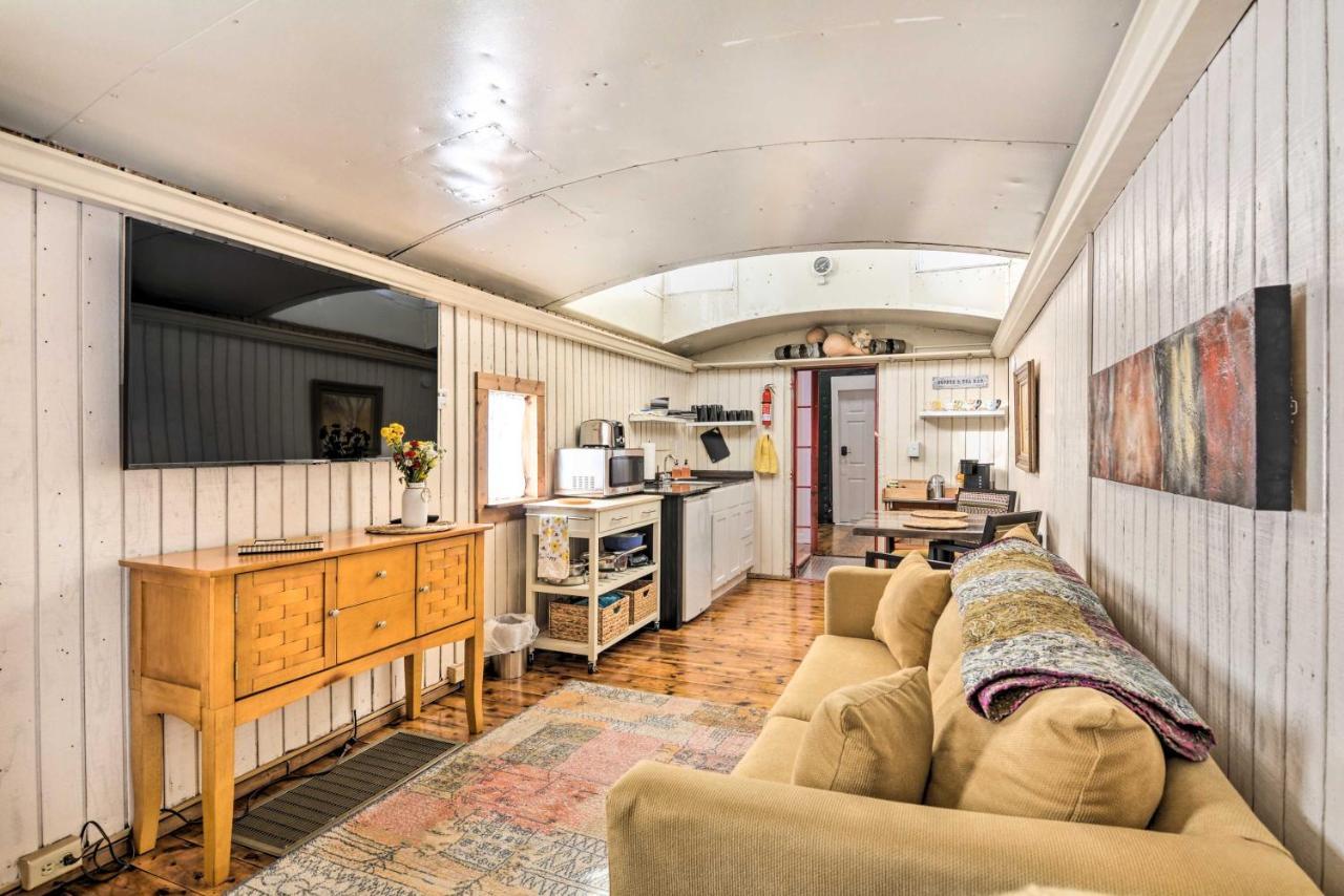 Unique Joplin Gem Converted Train Car Studio Bagian luar foto
